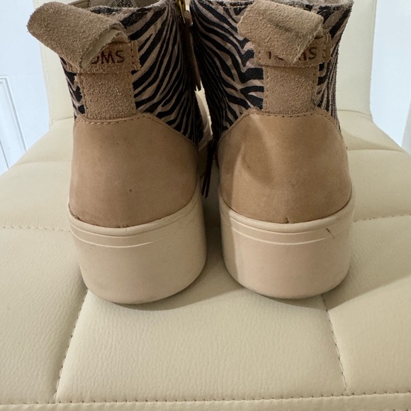 TOMS Suede Jamie 8 - Picture 8 of 9